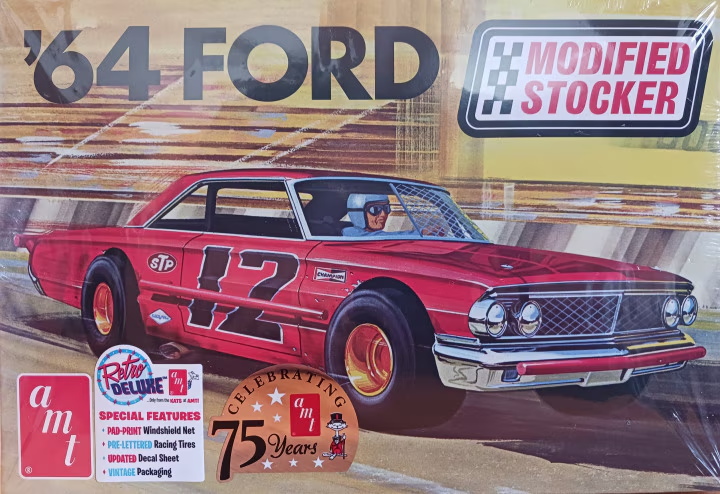 1/25 & - Model - Image - Pop Weasel